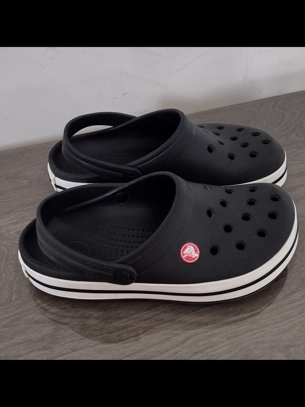 Black Clog Shoes with White Trim - Crocs Classic Comfort M 4 / W 6 - Picture 8 of 8